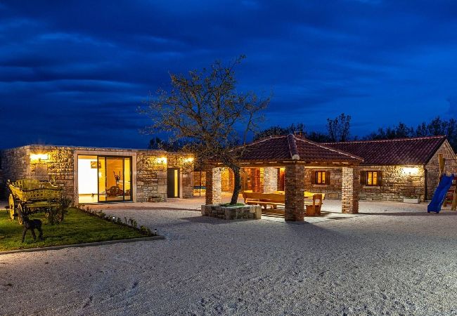 Dom w Benkovac - Luxury Villa Escape Dom w Benkovac - Luxury Villa Escape