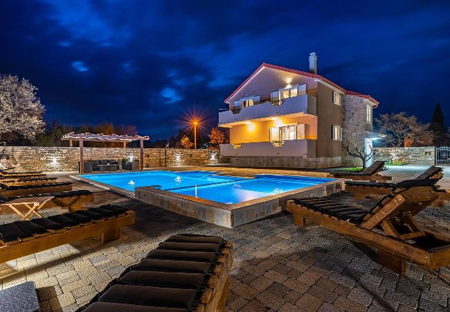 Dom w Benkovac - Luxury Villa Escape Dom w Benkovac - Luxury Villa Escape