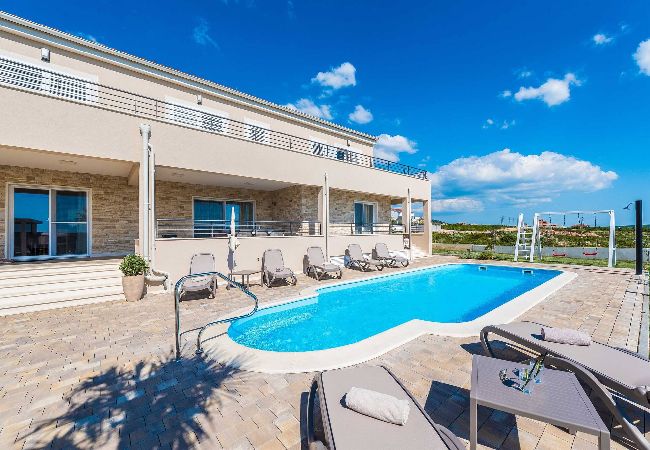 Dom w Debeljak - Villa Providenca with heated pool Dom w Debeljak - Villa Providenca with heated pool