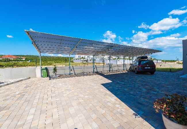 Dom w Debeljak - Villa Providenca with heated pool Dom w Debeljak - Villa Providenca with heated pool