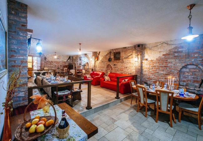 Dom w Starigrad - Holiday home Jucinovi Dvori Dom w Starigrad - Holiday home Jucinovi Dvori