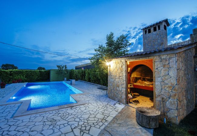 Dom w Kakma - Authentic stone house Momo Dom w Kakma - Authentic stone house Momo