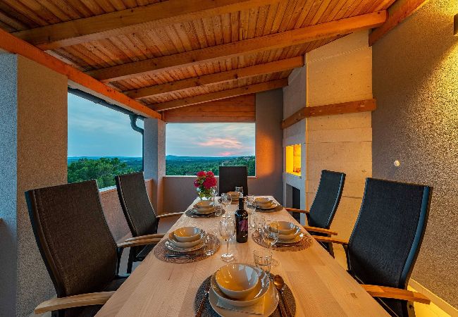 Dom w Benkovacko Selo - Villa Pezer with heated pool & sauna Dom w Benkovacko Selo - Villa Pezer with heated pool & sauna