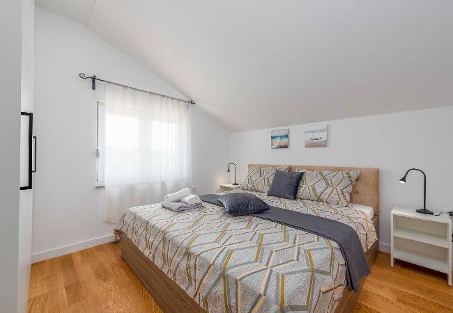 Dom w Benkovacko Selo - Villa Pezer with heated pool & sauna Dom w Benkovacko Selo - Villa Pezer with heated pool & sauna