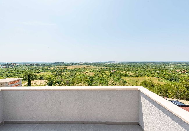 Dom w Benkovacko Selo - Villa Pezer with heated pool & sauna Dom w Benkovacko Selo - Villa Pezer with heated pool & sauna