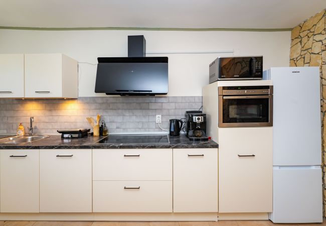 Dom w Zapužane - Holiday home Burgija Dom w Zapužane - Holiday home Burgija