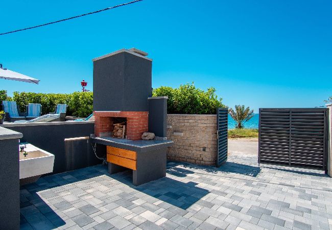 Dom w Košljun - Beach house Festini Dom w Košljun - Beach house Festini