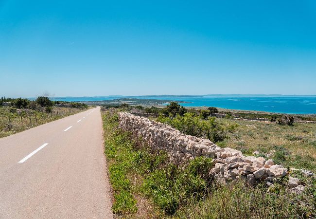 Dom w Košljun - Beach house Festini Dom w Košljun - Beach house Festini