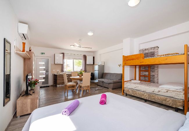 Apartament w Zadar - Studio apartment Blagdan Apartament w Zadar - Studio apartment Blagdan