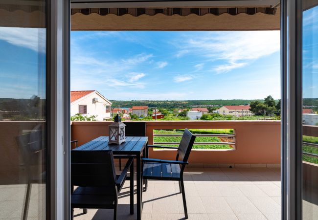 Apartament w Posedarje - Sea view apartment Nika Apartament w Posedarje - Sea view apartment Nika
