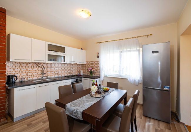 Apartament w Posedarje - Sea view apartment Nika Apartament w Posedarje - Sea view apartment Nika