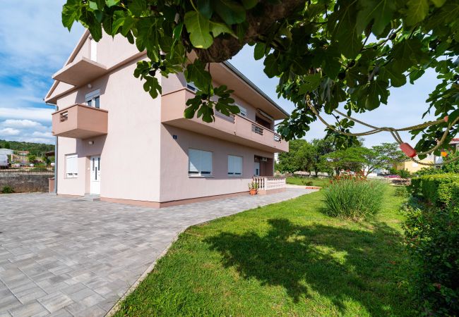 Apartament w Posedarje - Sea view apartment Nika Apartament w Posedarje - Sea view apartment Nika