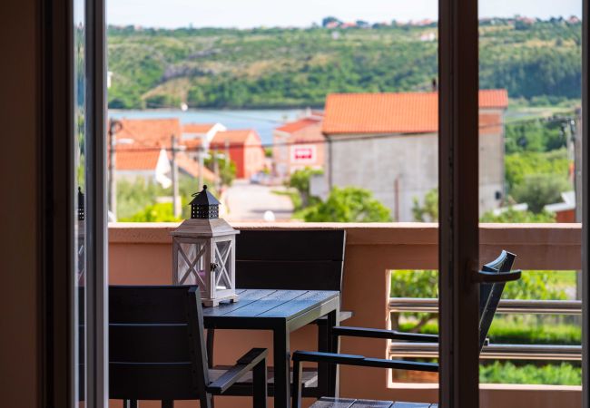 Apartament w Posedarje - Sea view apartment Nika Apartament w Posedarje - Sea view apartment Nika