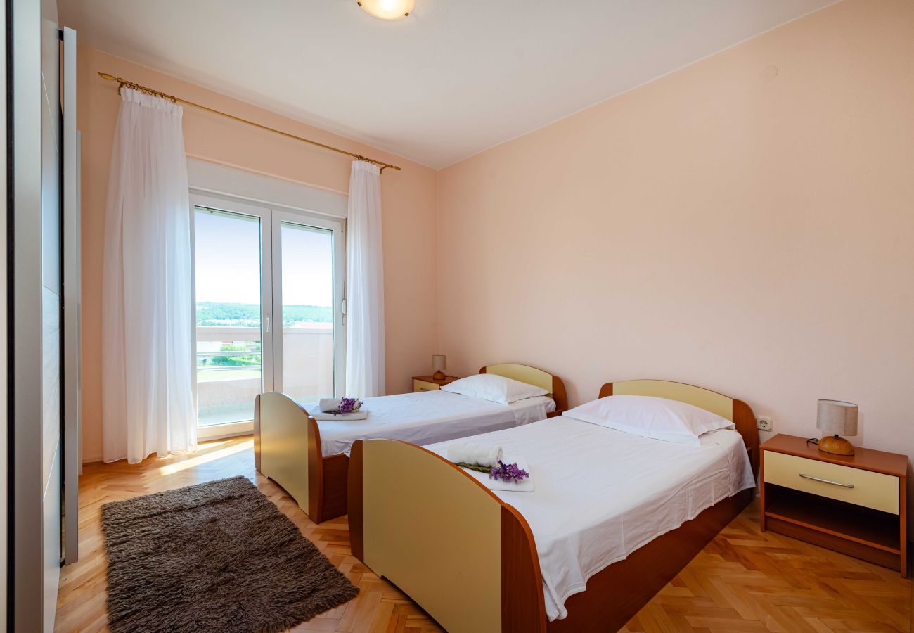 Apartament w Posedarje - Sea view apartment Nika