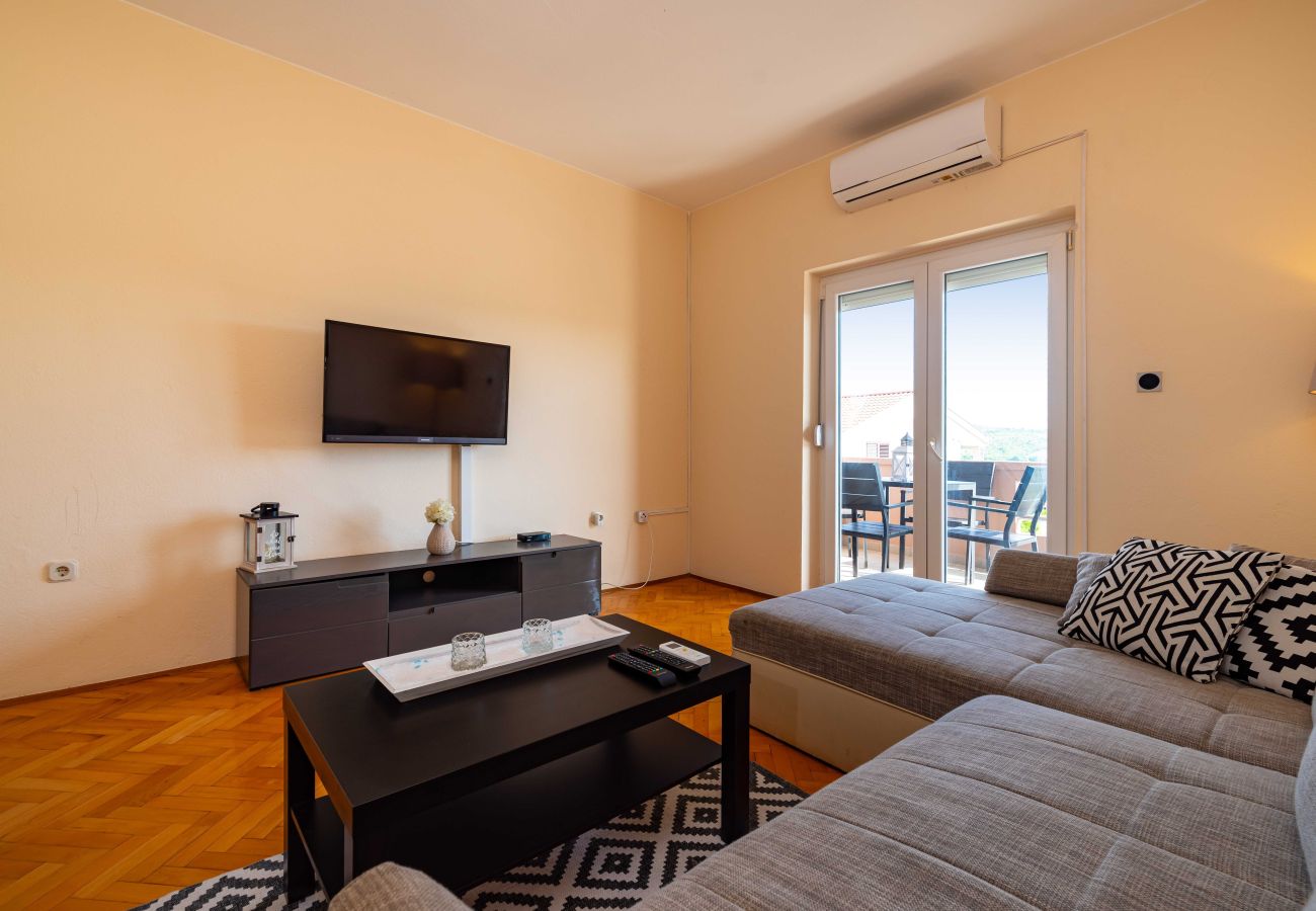 Apartament w Posedarje - Sea view apartment Nika