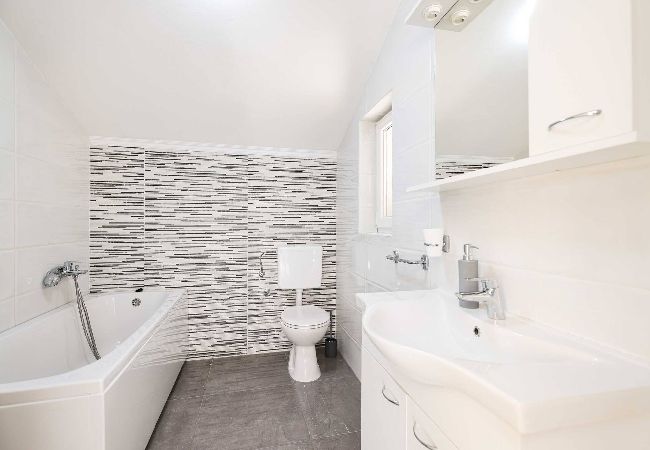 Dom w Maslenica - Holiday home Nekic Dom w Maslenica - Holiday home Nekic