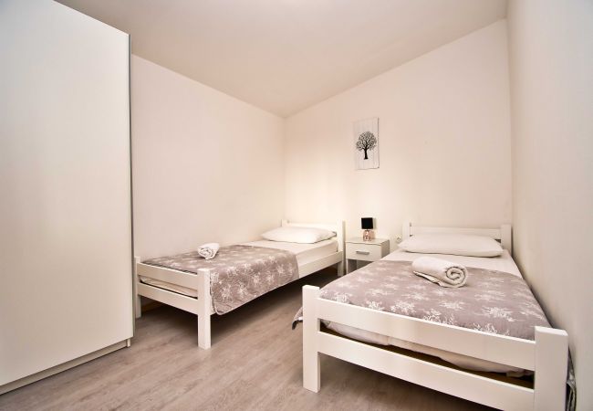 Dom w Visocane - Apartment Visocane with private pool Dom w Visocane - Apartment Visocane with private pool