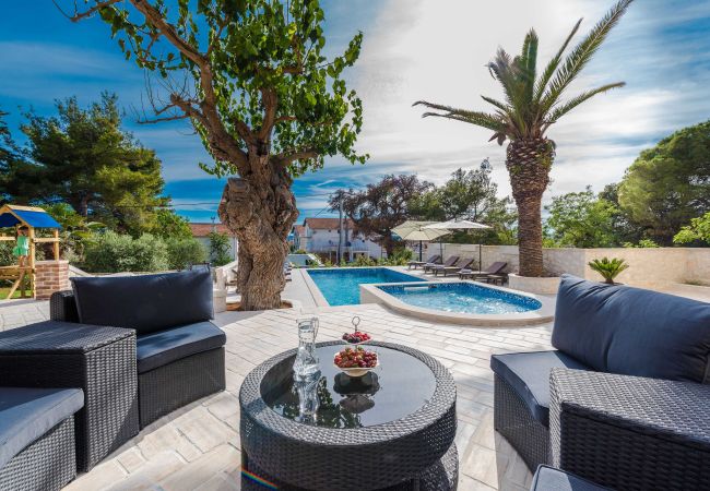 Willa w Sukošan - Authentic Villa Dumina Willa w Sukošan - Authentic Villa Dumina