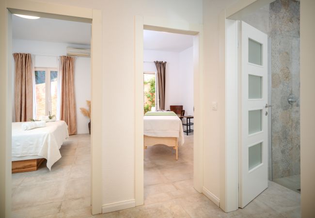 Dom w Svirce - Sea view Villa Amaria Dom w Svirce - Sea view Villa Amaria