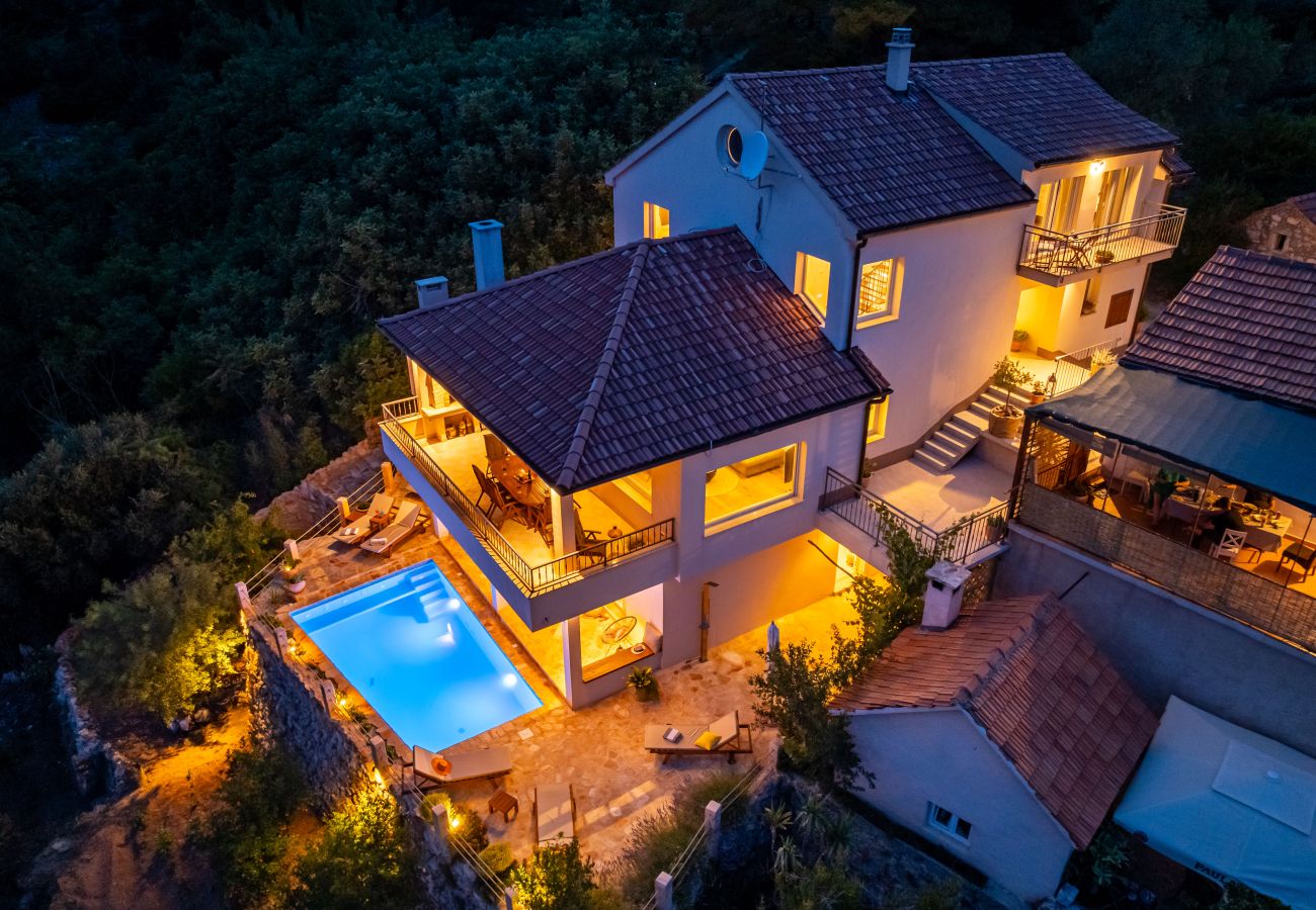 Dom w Svirce - Sea view Villa Amaria