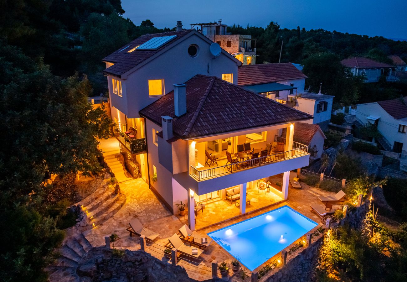 Dom w Svirce - Sea view Villa Amaria