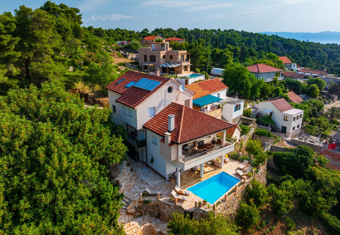Dom w Svirce - Sea view Villa Amaria