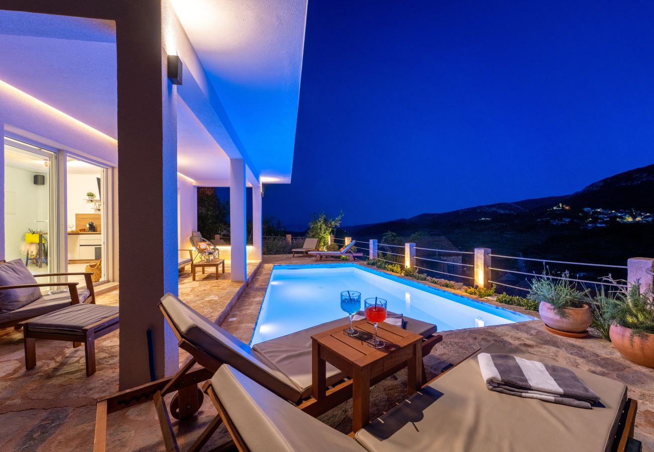 Dom w Svirce - Sea view Villa Amaria