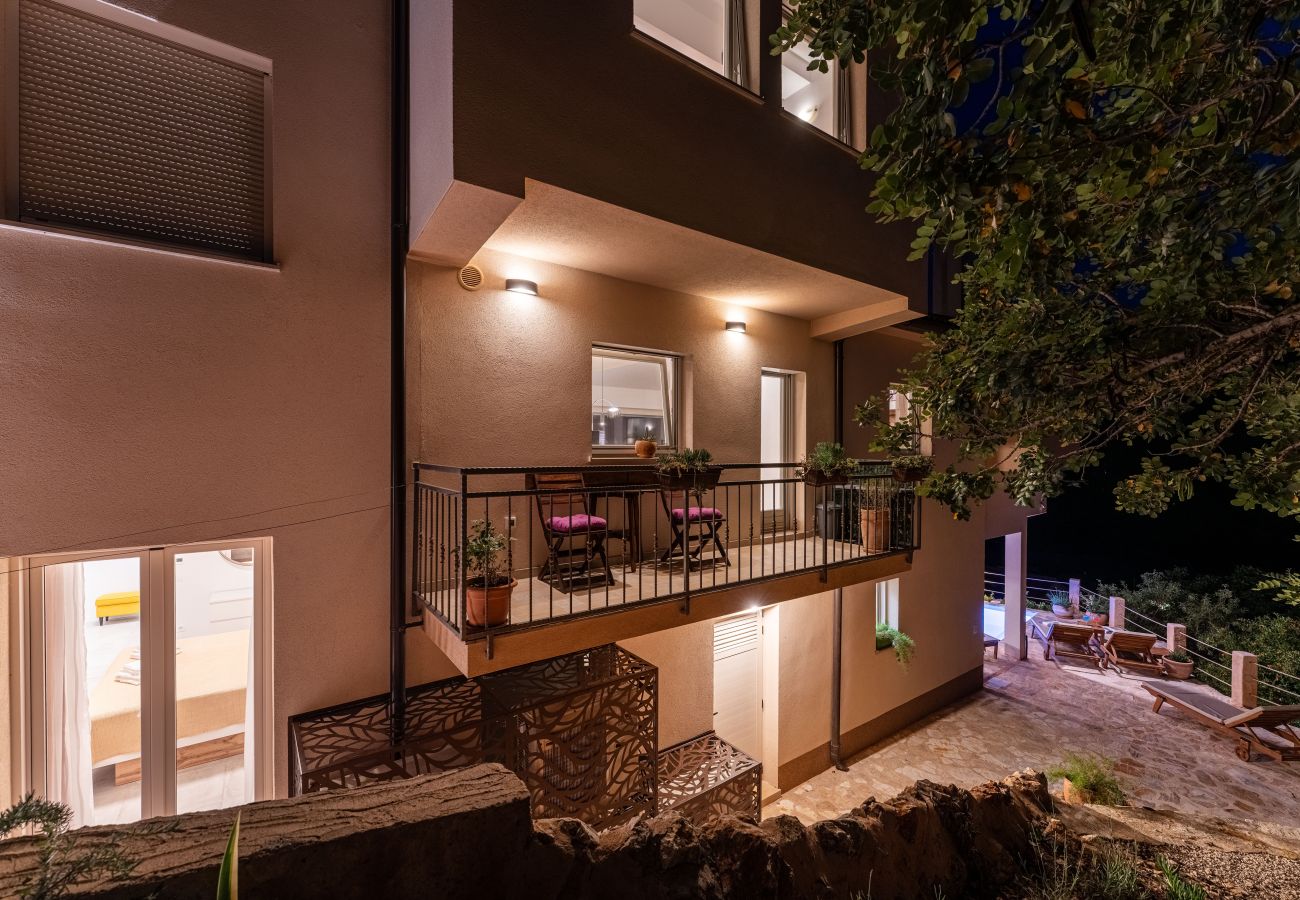 Dom w Svirce - Sea view Villa Amaria