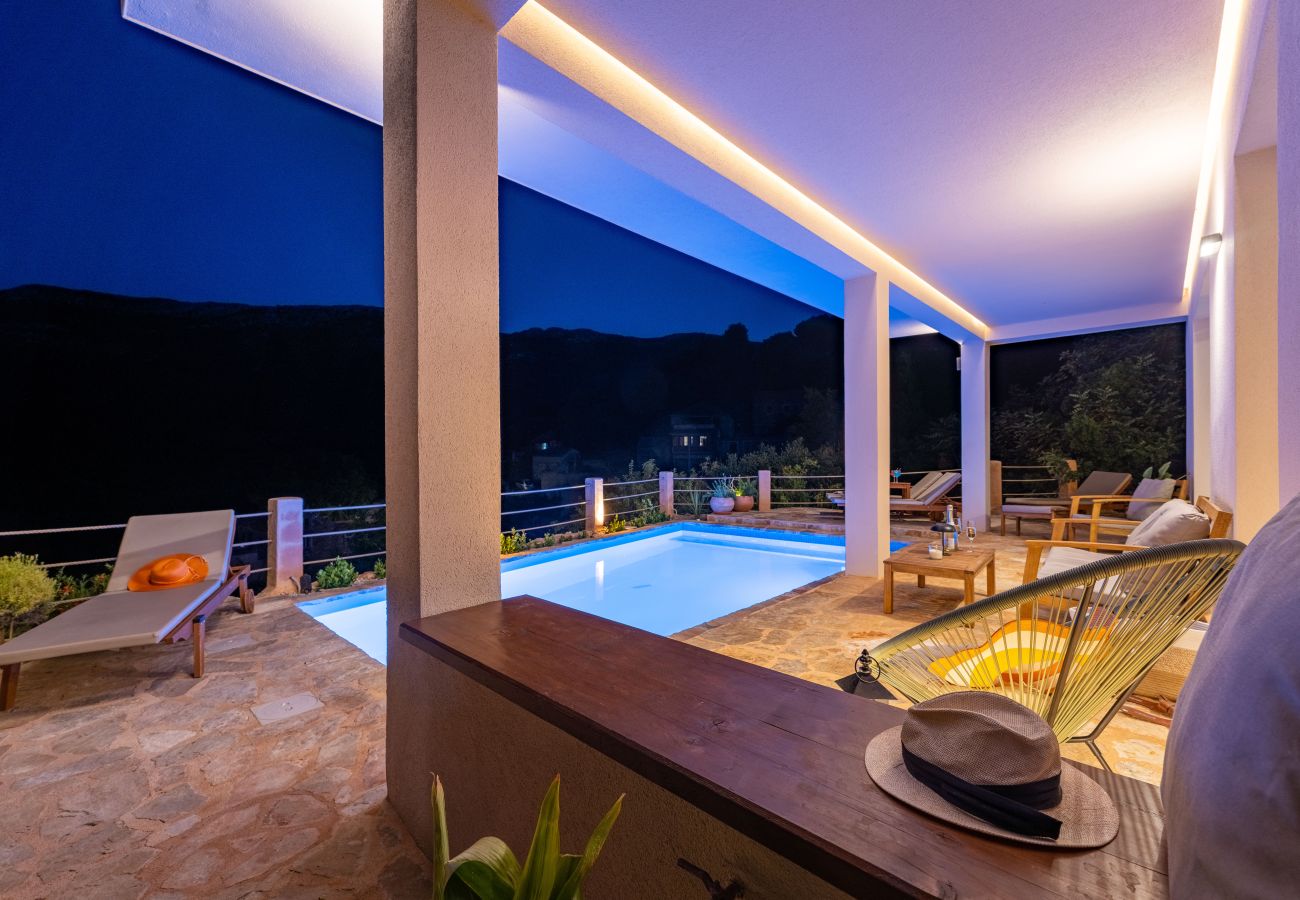 Dom w Svirce - Sea view Villa Amaria