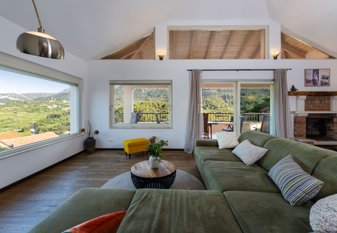 Dom w Svirce - Sea view Villa Amaria