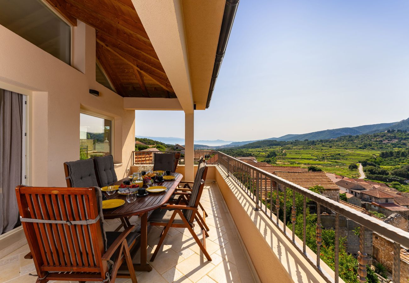 Dom w Svirce - Sea view Villa Amaria
