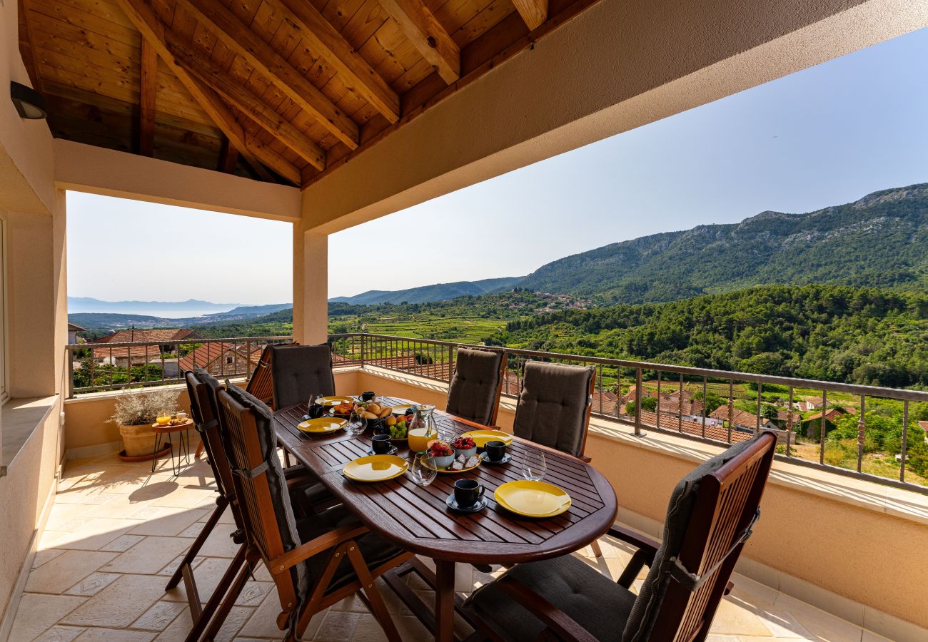 Dom w Svirce - Sea view Villa Amaria