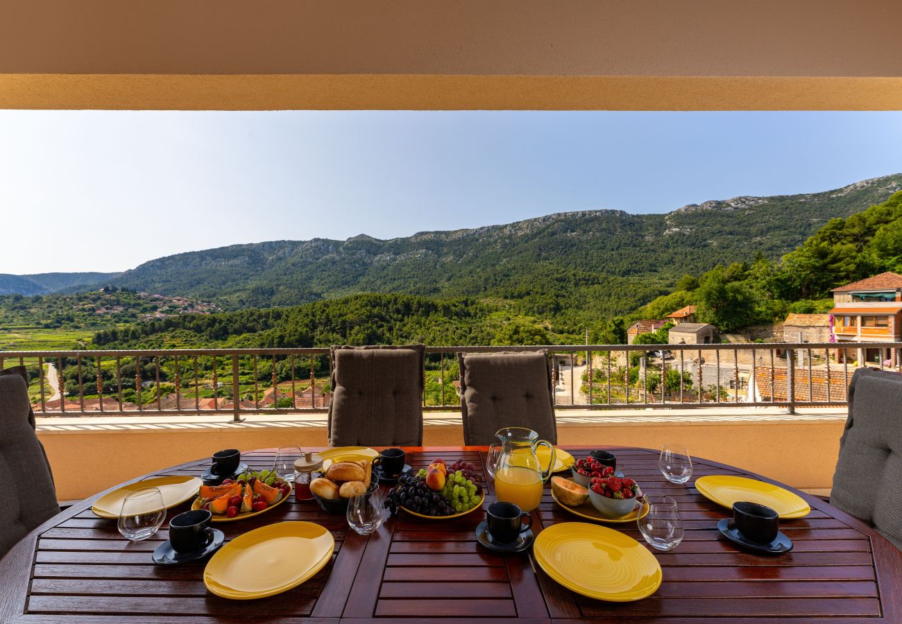Dom w Svirce - Sea view Villa Amaria