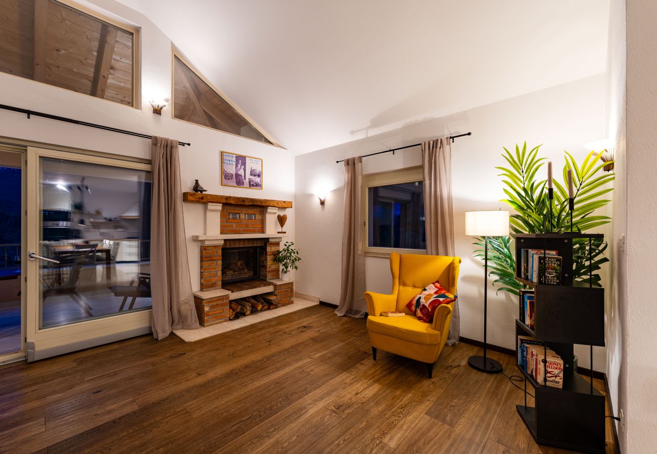 Dom w Svirce - Sea view Villa Amaria