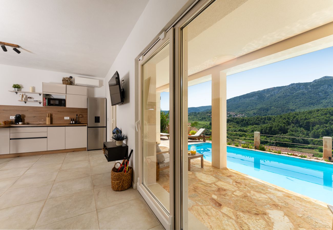 Dom w Svirce - Sea view Villa Amaria