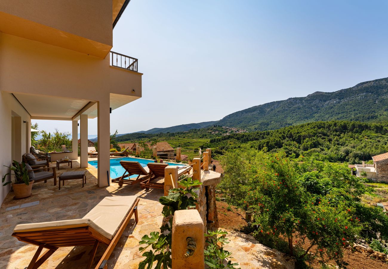 Dom w Svirce - Sea view Villa Amaria