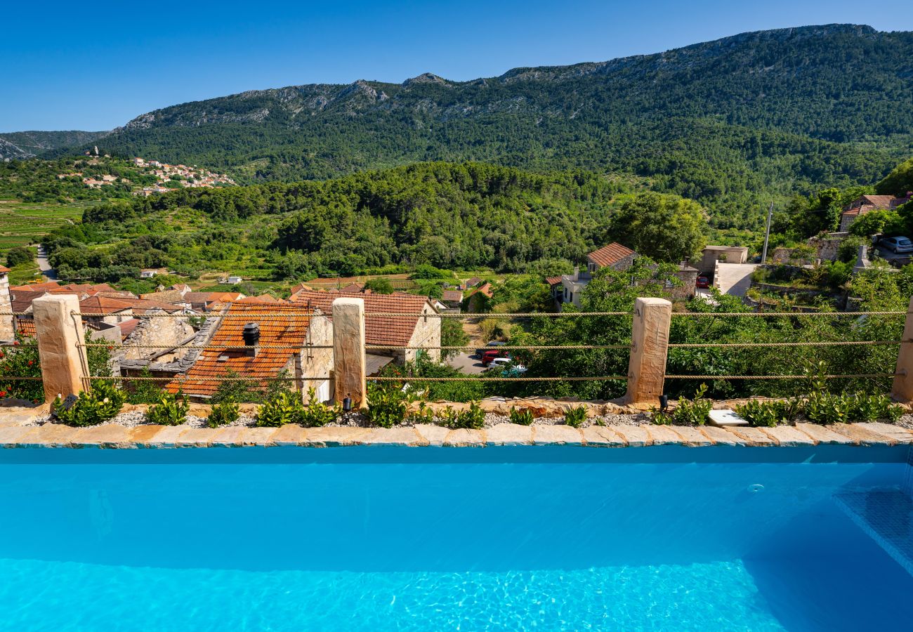 Dom w Svirce - Sea view Villa Amaria