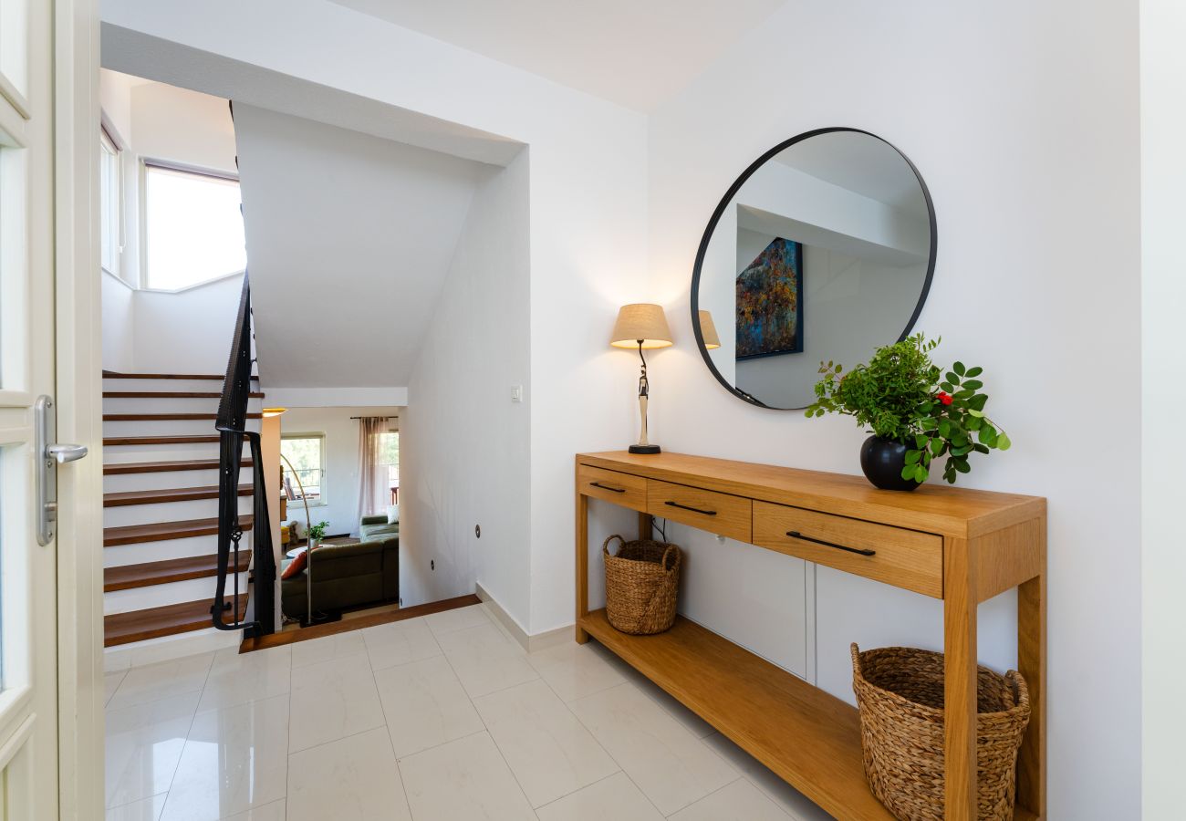 Dom w Svirce - Sea view Villa Amaria