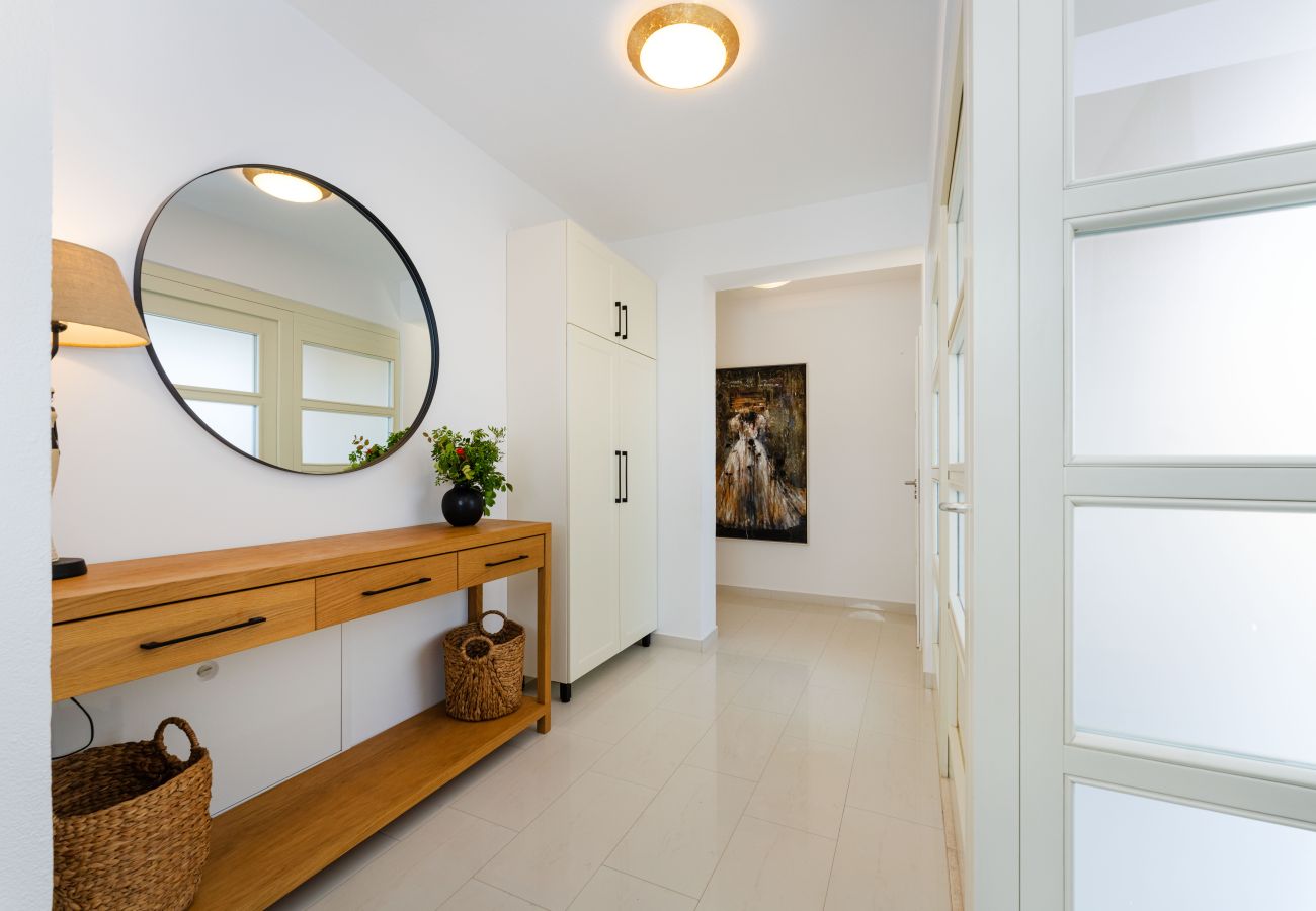 Dom w Svirce - Sea view Villa Amaria