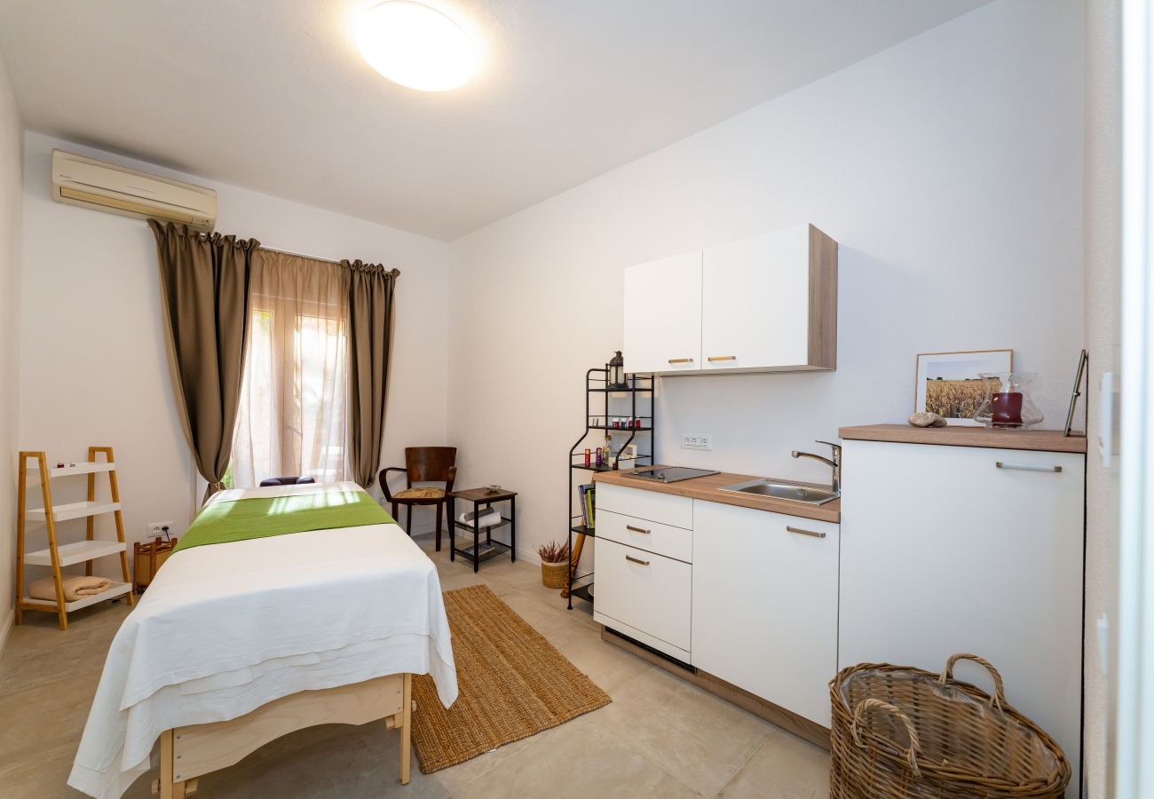 Dom w Svirce - Sea view Villa Amaria