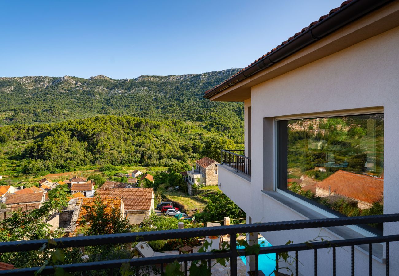 Dom w Svirce - Sea view Villa Amaria