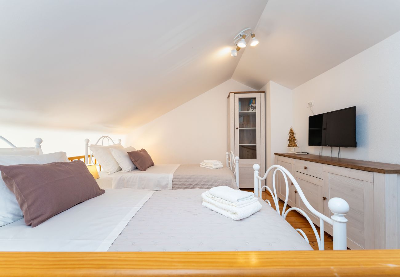 Dom w Svirce - Sea view Villa Amaria