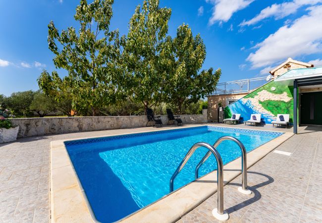 Dom w Vodice - Holiday home Nadalina Dom w Vodice - Holiday home Nadalina