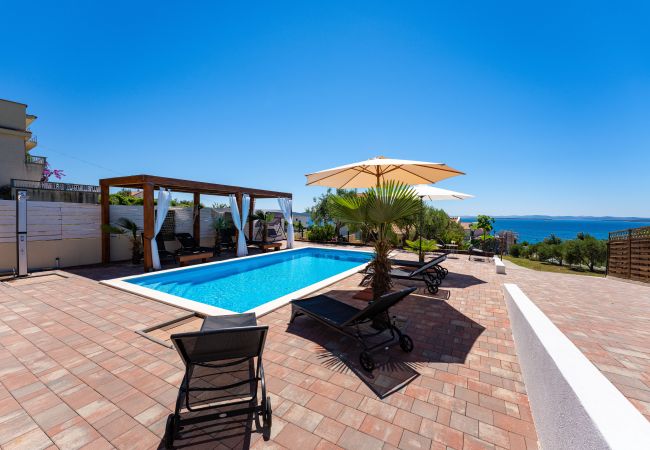 Dom w Pakoštane - Sea view Villa Tonka Dom w Pakoštane - Sea view Villa Tonka