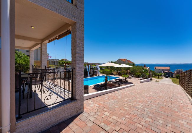 Dom w Pakoštane - Sea view Villa Tonka Dom w Pakoštane - Sea view Villa Tonka