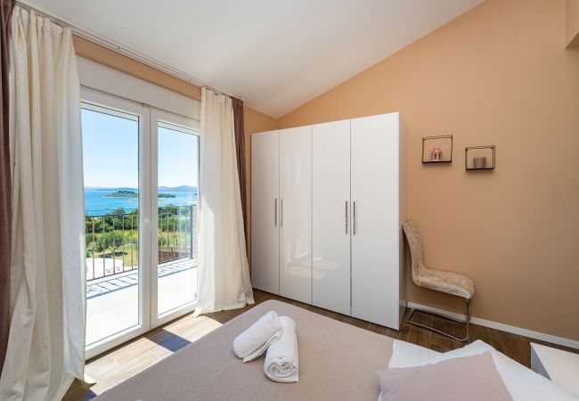 Dom w Pakoštane - Sea view Villa Tonka Dom w Pakoštane - Sea view Villa Tonka