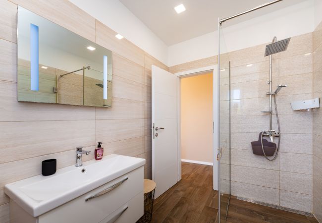 Dom w Pakoštane - Sea view Villa Tonka Dom w Pakoštane - Sea view Villa Tonka