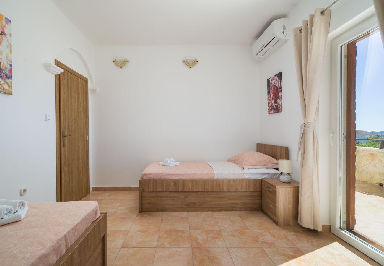 Willa w Cista Velika - Villa Olea with private heated pool