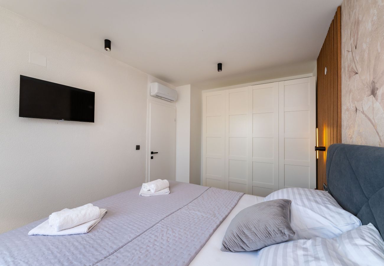 Apartament w Vrsi - Sea view apartment LaMag