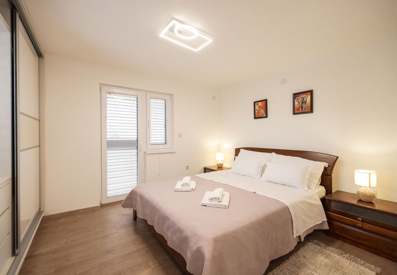 Apartament w Barotul - Pool view apartment Naledi